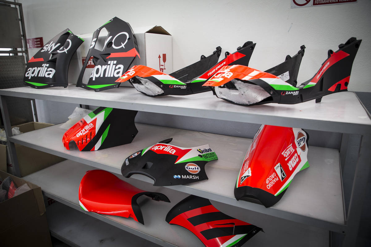 zanasi-group-aprilia-gresini-team-121
